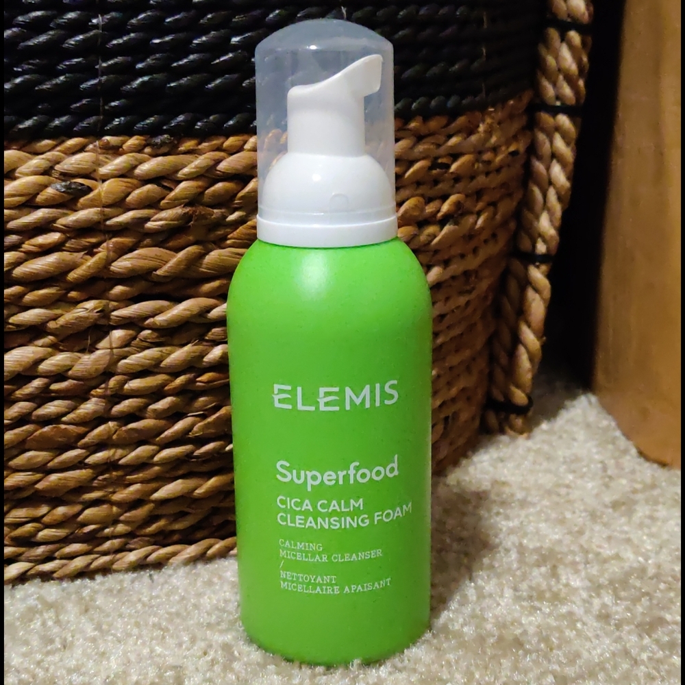 Elemis Superfood Cica Calm Cleansing Foam